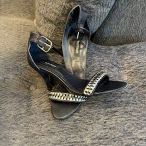 Navy open-toed sandal with silver chain adornment